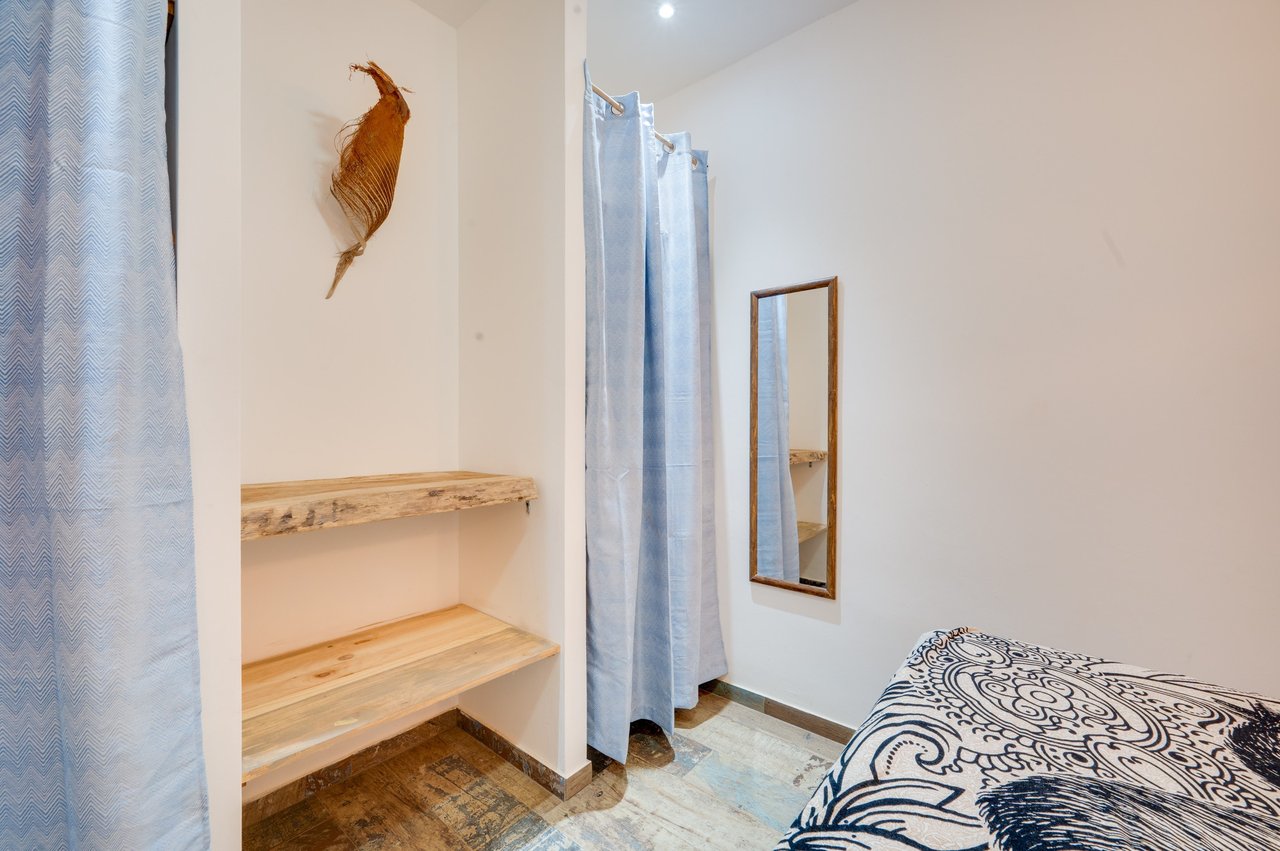 V-Jungla Cecile Refundores | Spacious Modern Villa with Pool, Guest House & Tropical Garden Near Tamarindo Beach