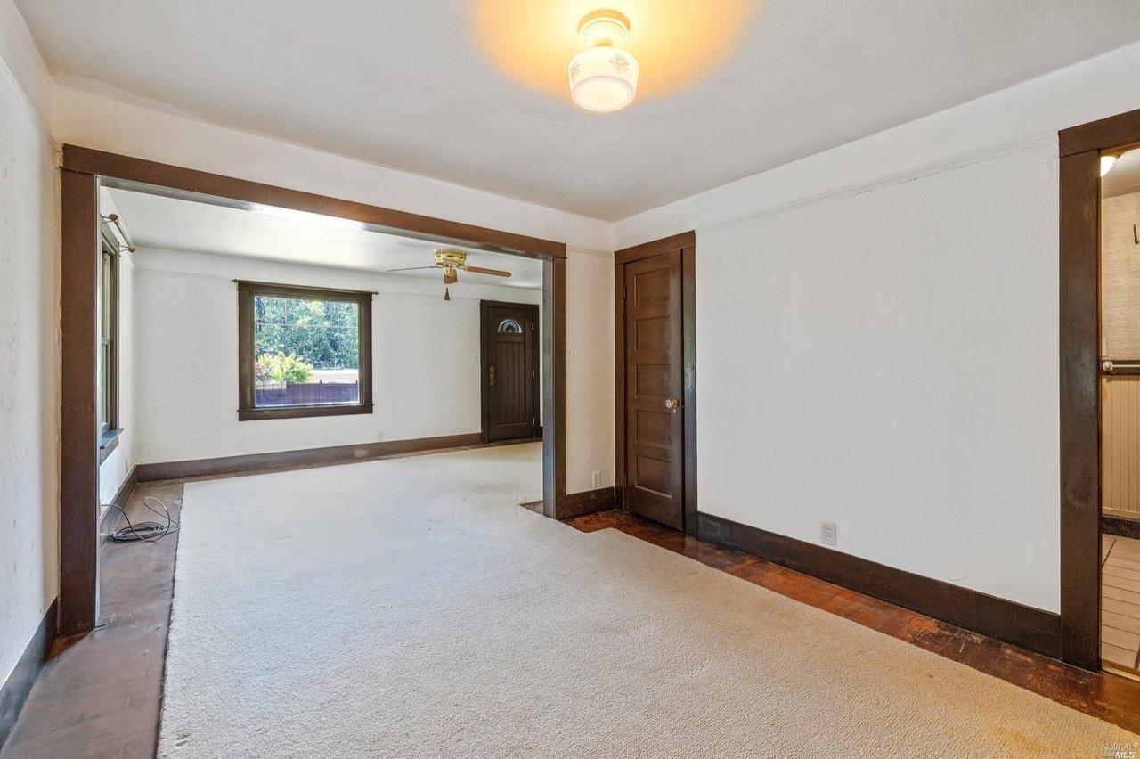 1132 Sir Francis Drake Blvd
