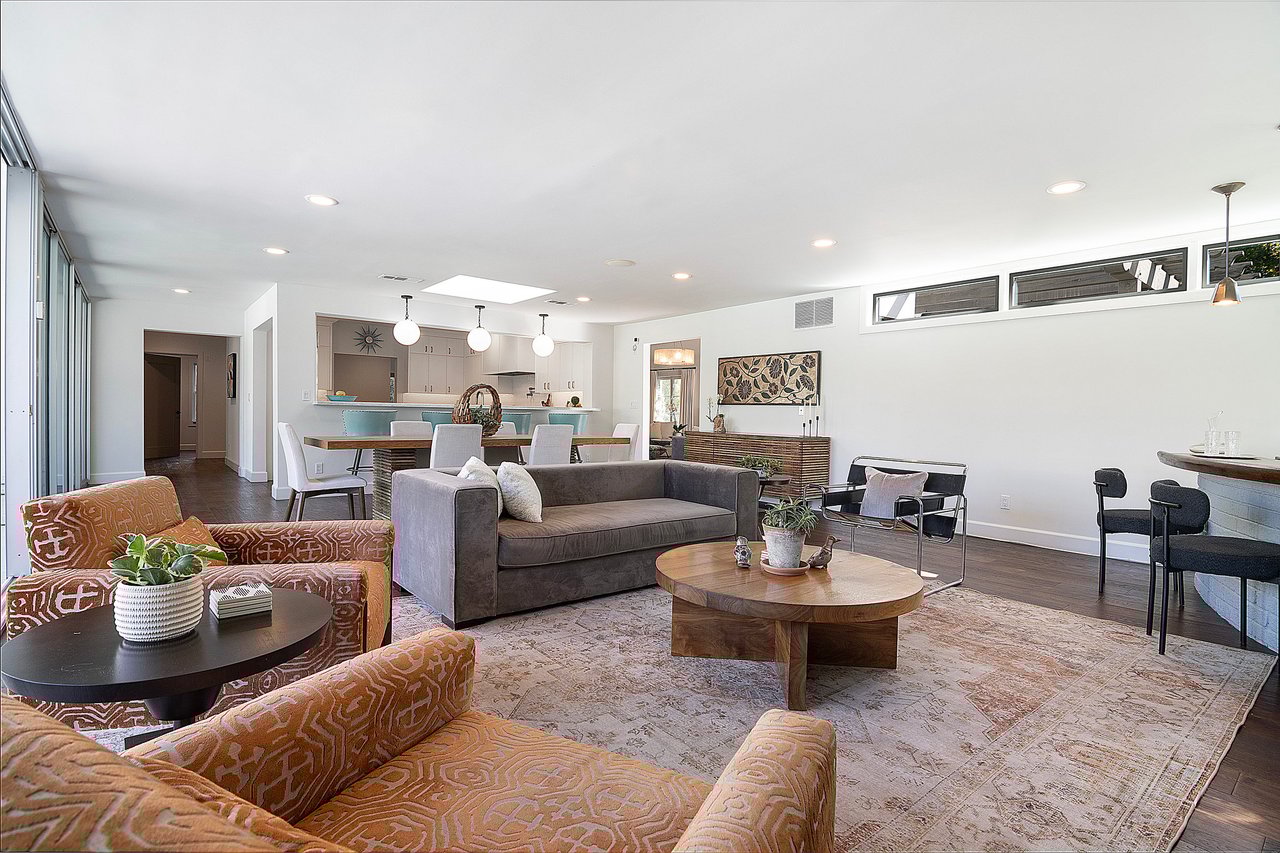 501 N Cahuenga Blvd.