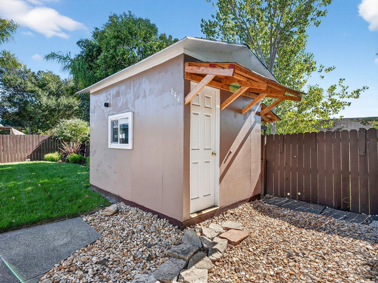 844 Cedarwood Ln