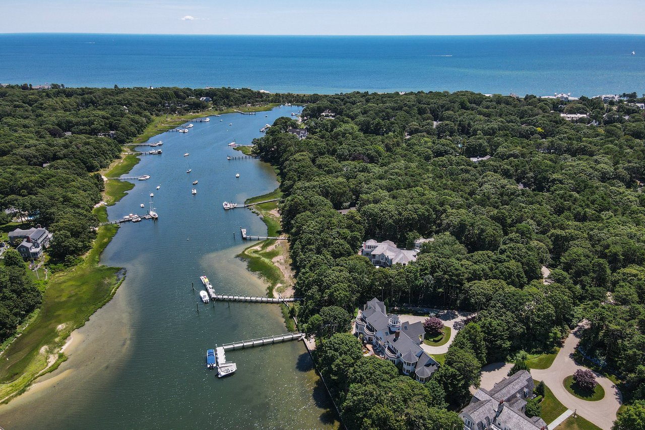 Breathtaking views over West Bay and Eel River