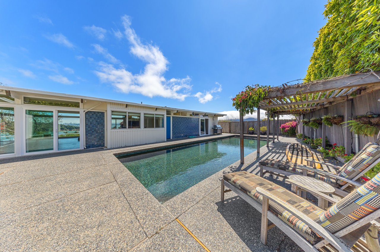 240 Loma Ave
