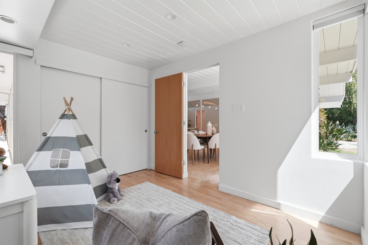 941 Eichler DR