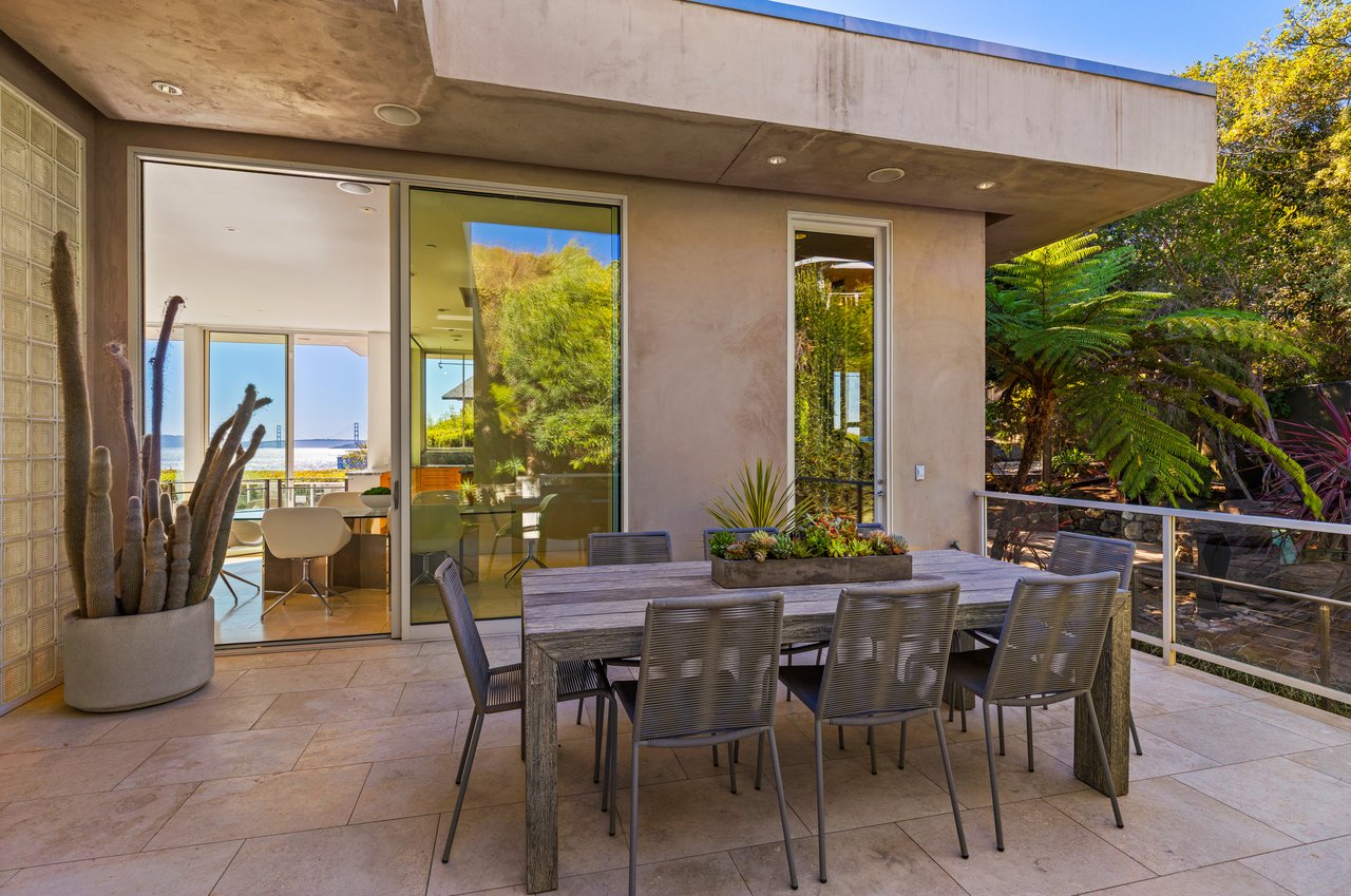 Dramatic Contemporary Architecture and Golden Gate Bridge Views
