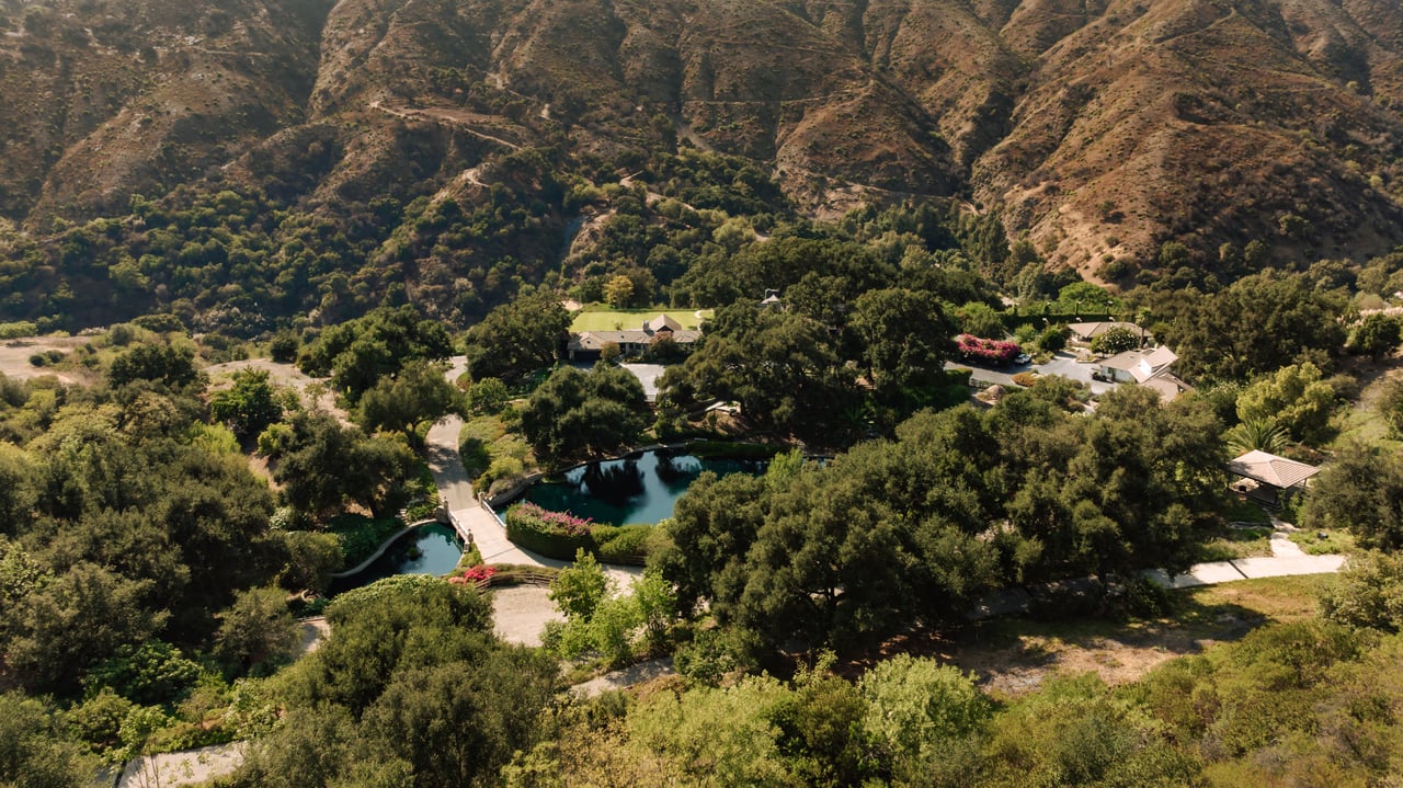 3100 Mandeville Canyon Rd