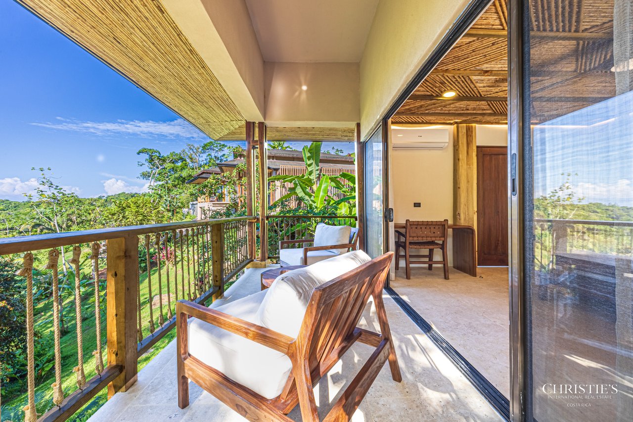 Luxury Hotel Boutique with Ocean Views | Walking distance to the beach | 13.2 Acres