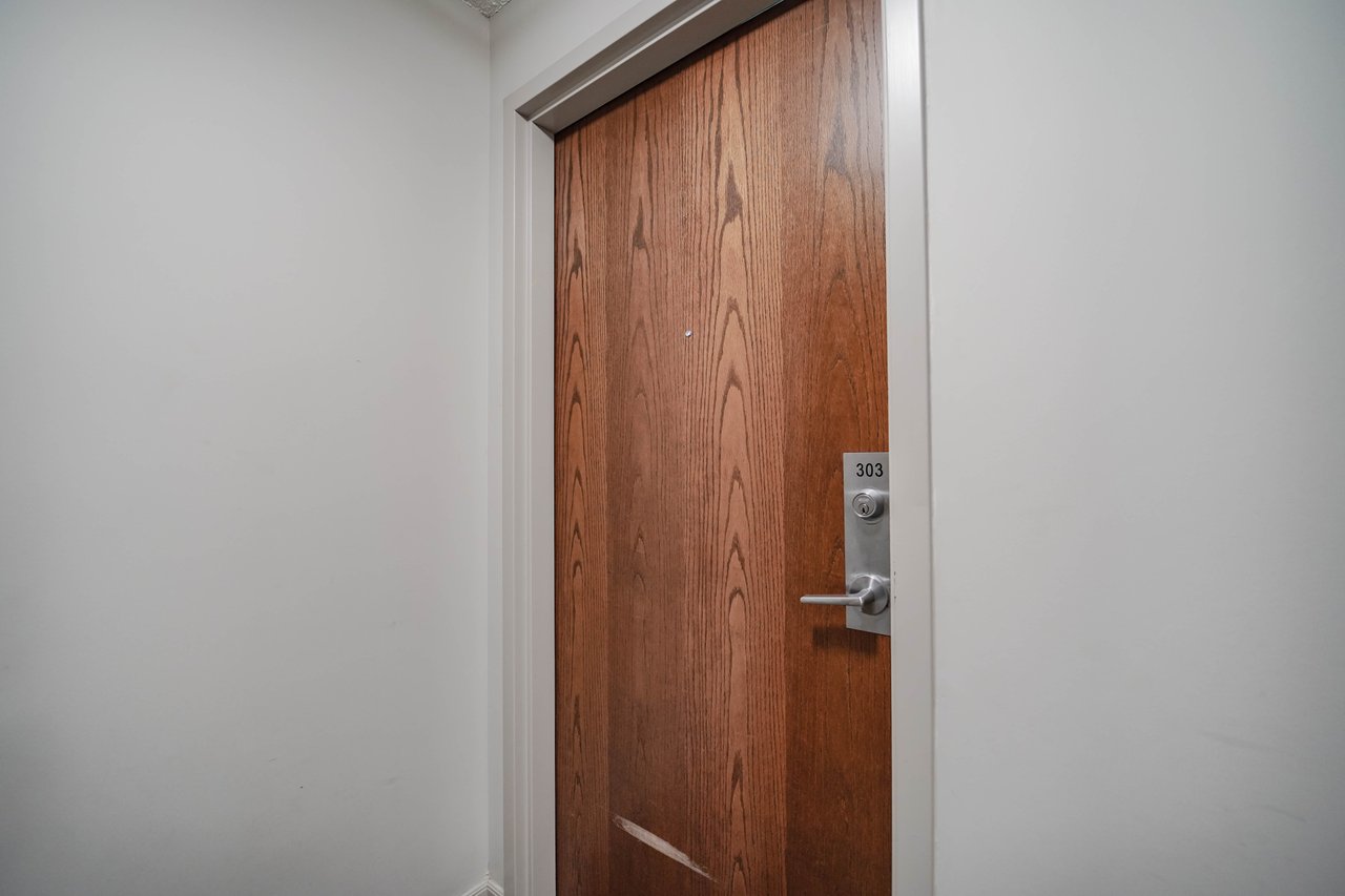 2772 Keele St 303