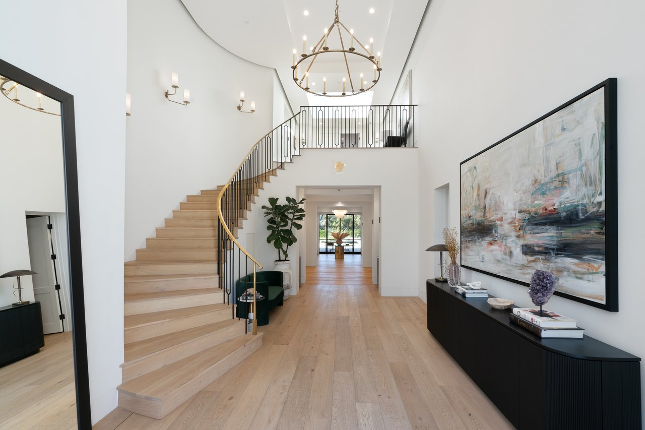 Sprawling Diamond