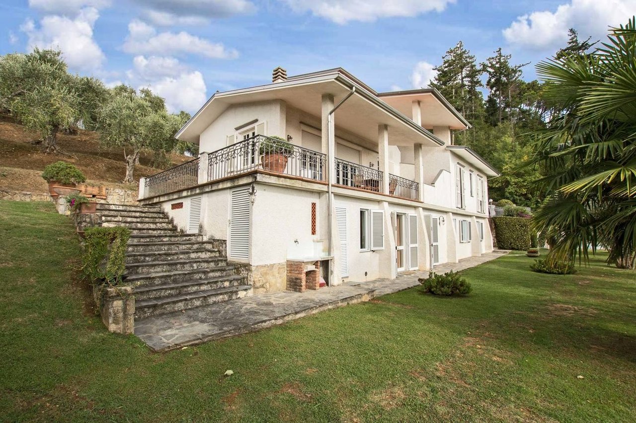 Villa Overlooking The Sea