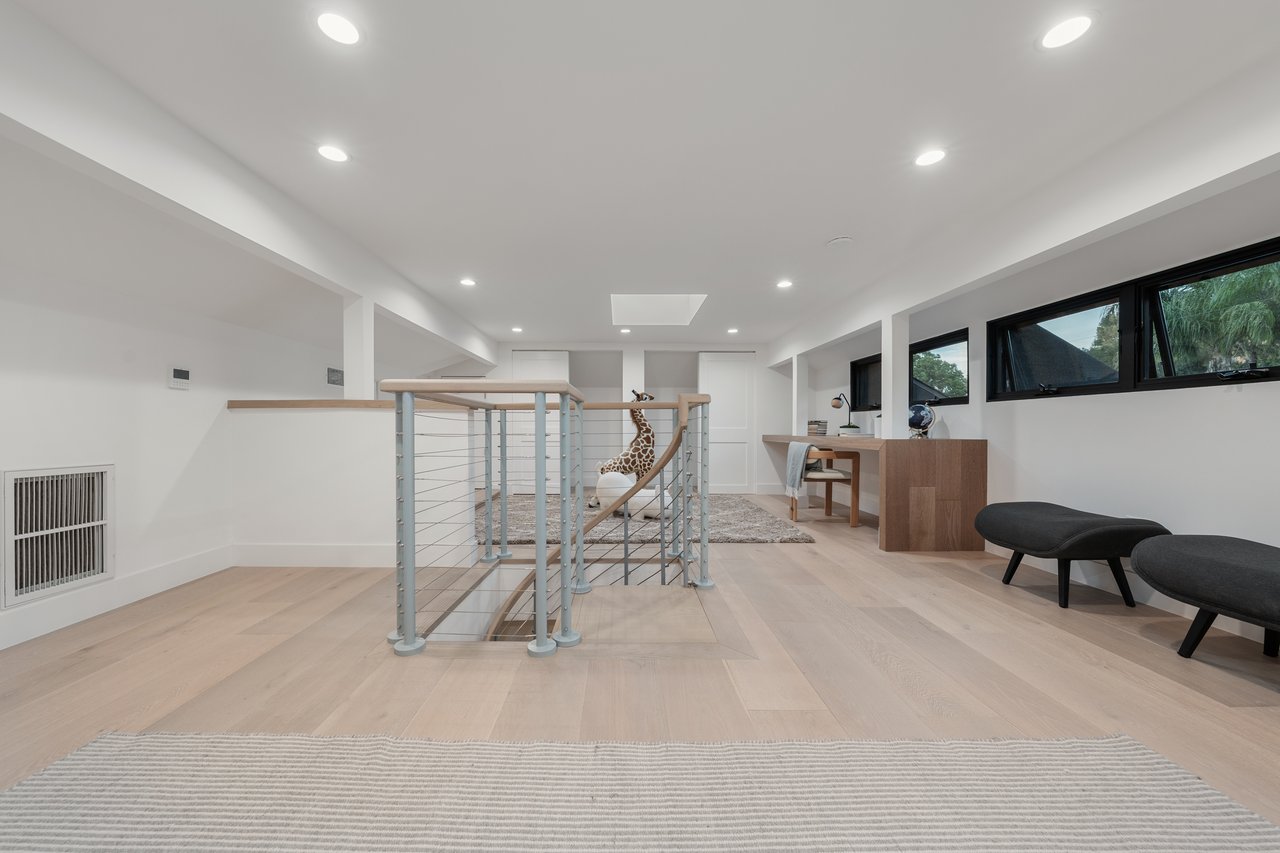 3721 Woodcliff Avenue, Sherman Oaks