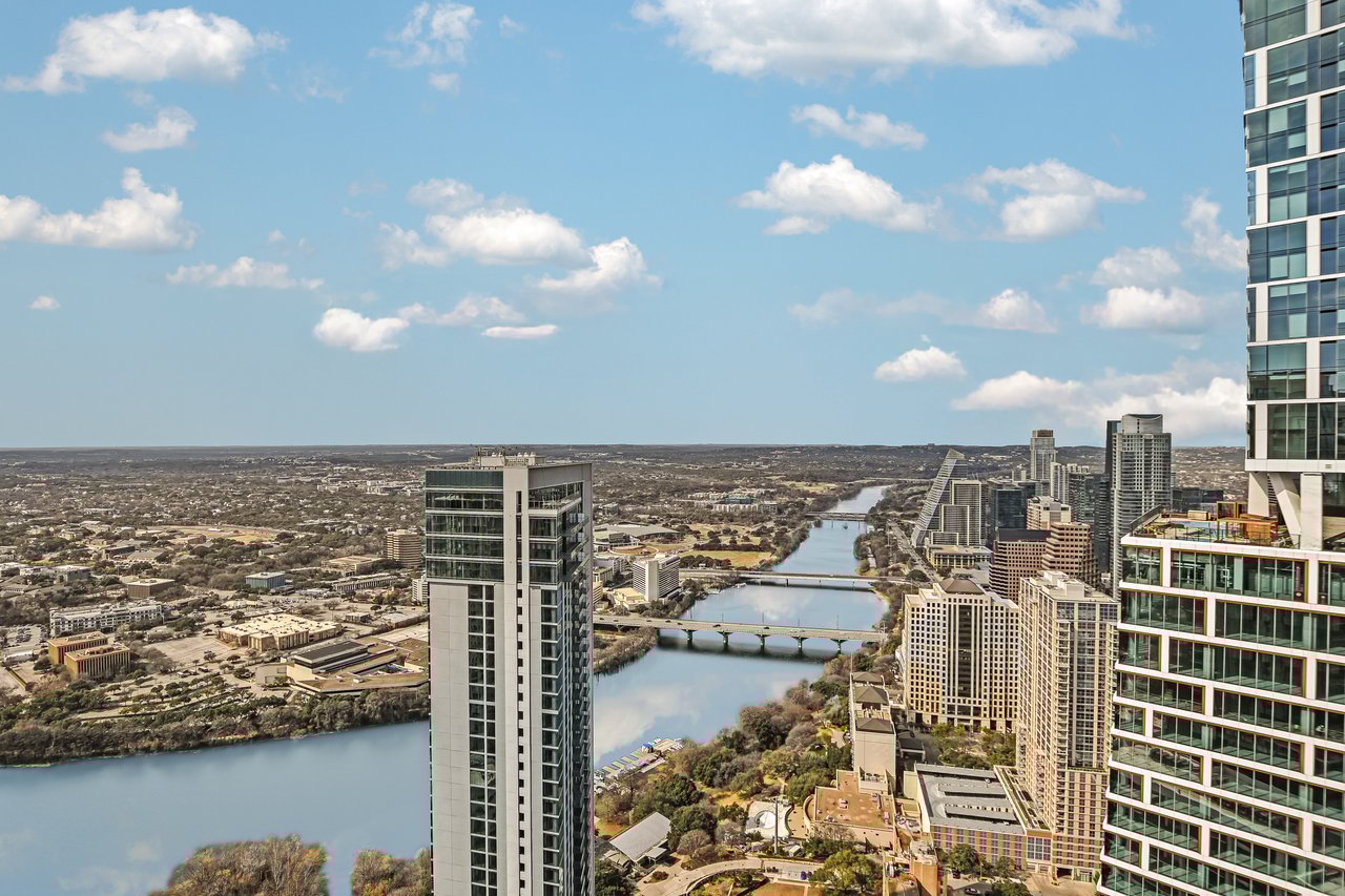 The Modern Sub-Penthouse #5402 North