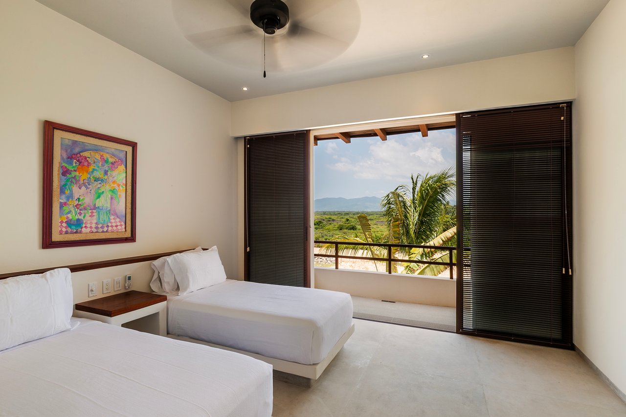 Marea Beachfront Casa VR6