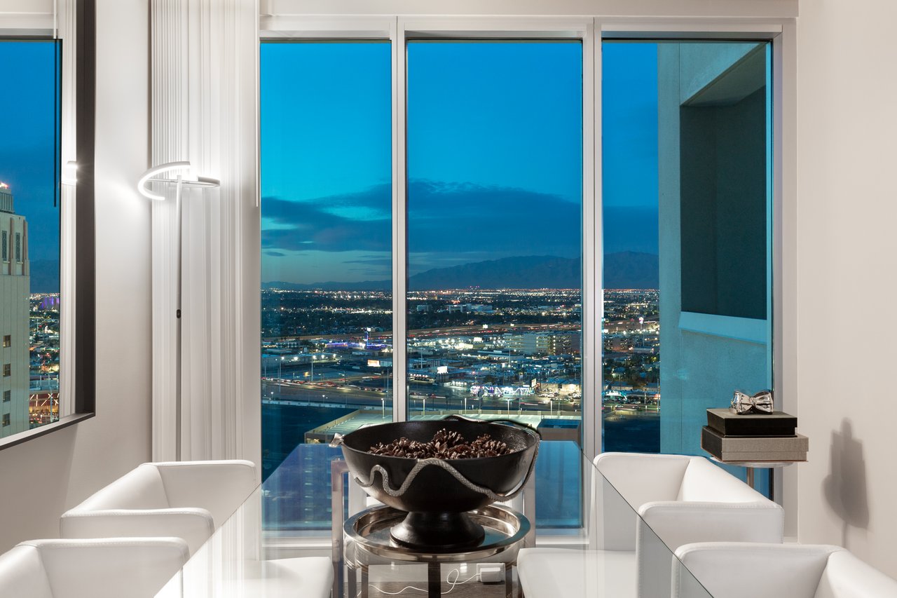 2700 Las Vegas Boulevard 2303