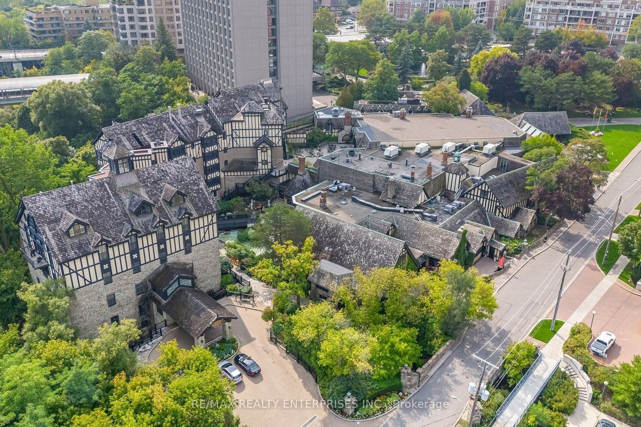 TERRACES OF OLD MILL PENTHOUSE