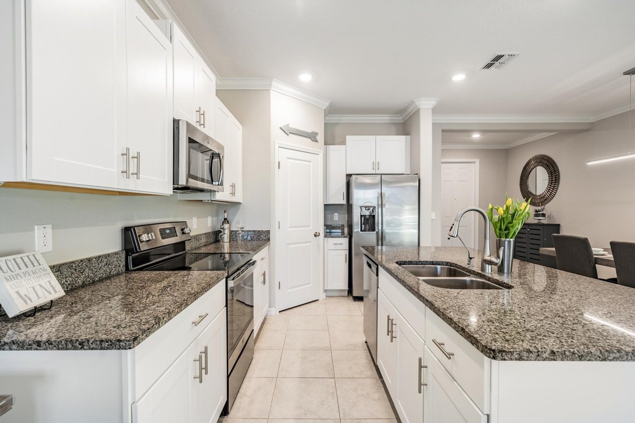 Modern Lennar Townhome with Lagoon Lifestyle