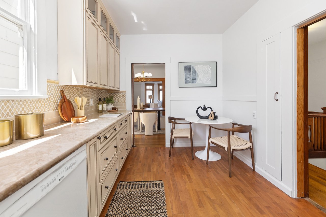 Richmond Duplex with Income Potential
