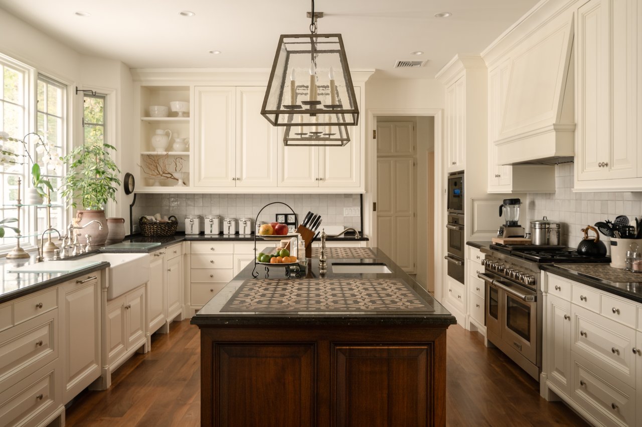 1420 Moraga Dr, Bel Air