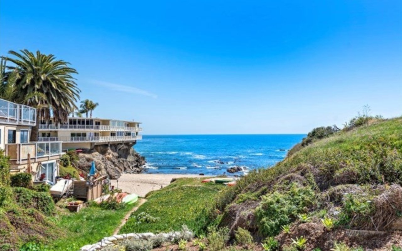 Fresh, Updated Cottage With a Private Walkway Down to a Private Cove in Laguna Beach. 825 Cliff Drive, Laguna Beach $9,995