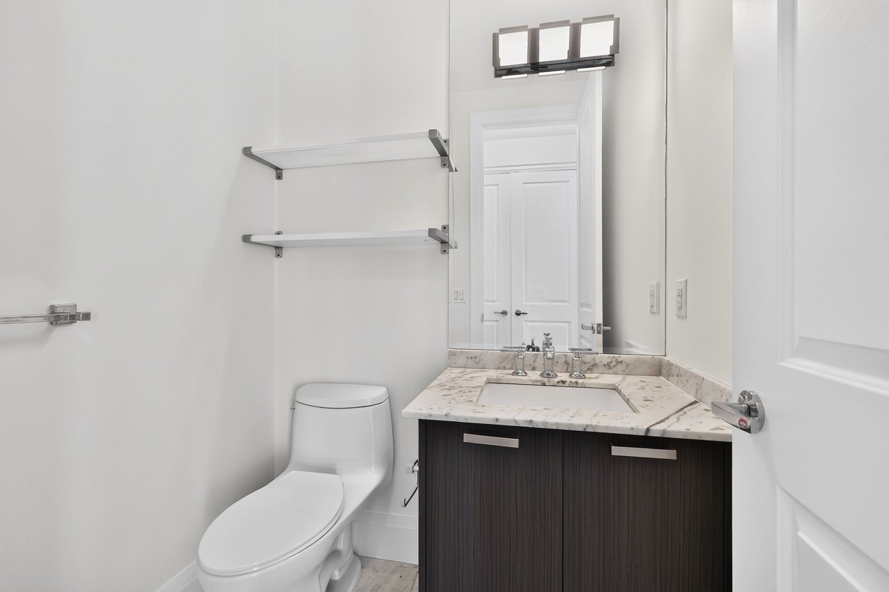 808-11 Bronte Road, Oakville