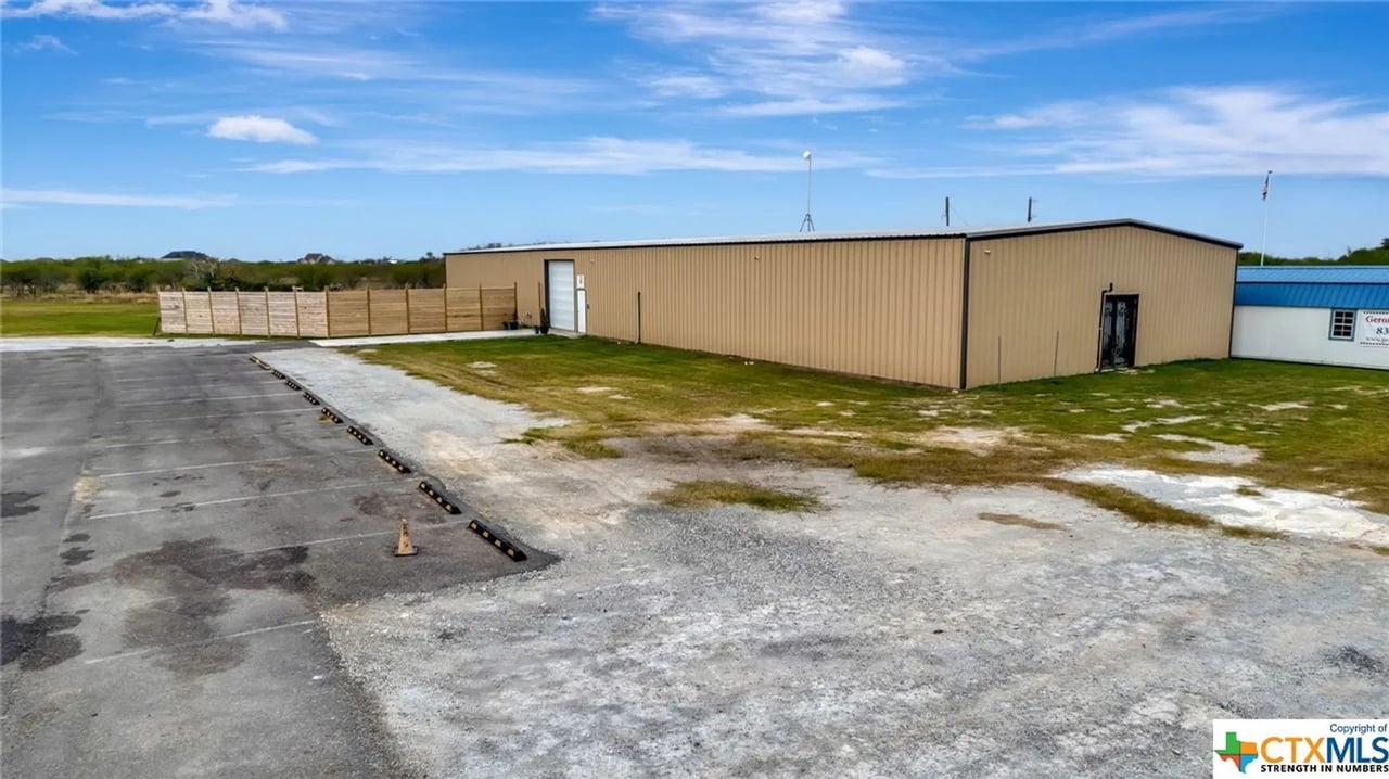 13955 US Hwy 77