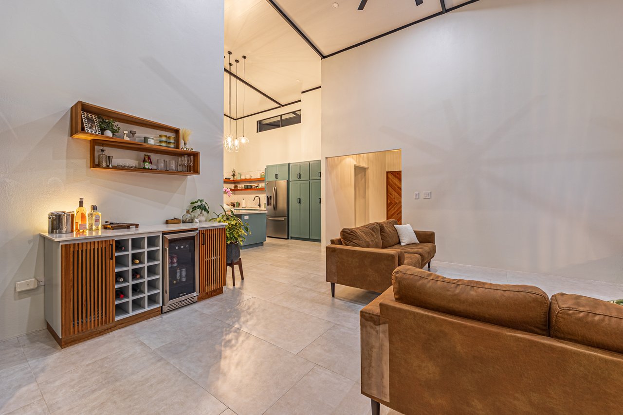 Contemporary Mountain View Villa – 5 Minutes to Playa Dominical