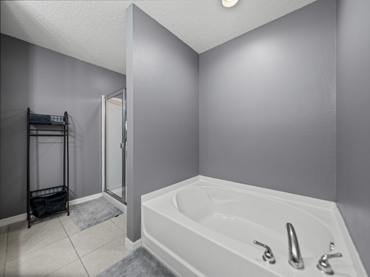5660 Elsinore Way