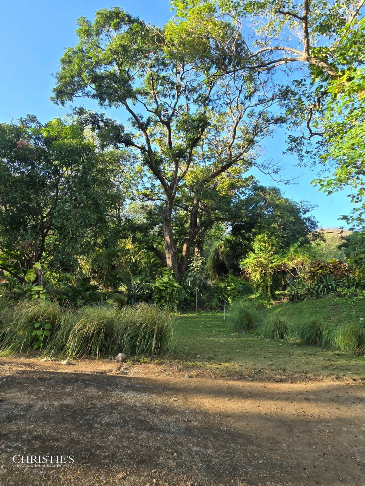 Private Estate Close to the Coast - Rancho Las Melinas