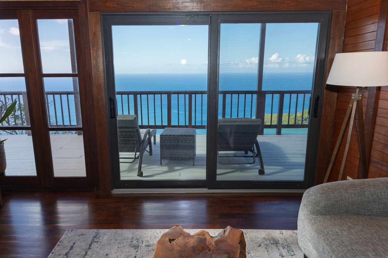 1105 Villa Botanica