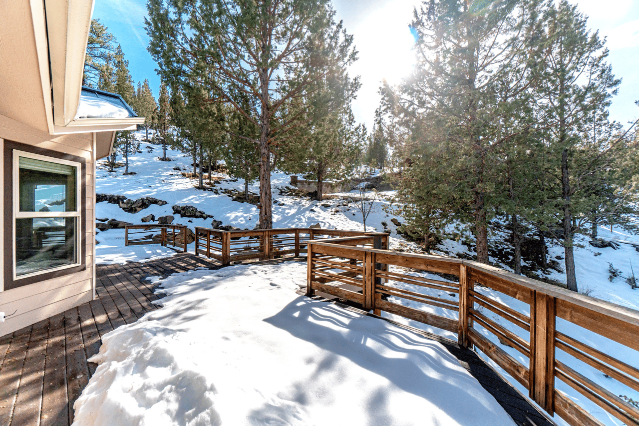 Just Listed: Secluded Retreat with Stunning Views and Spacious Design!
