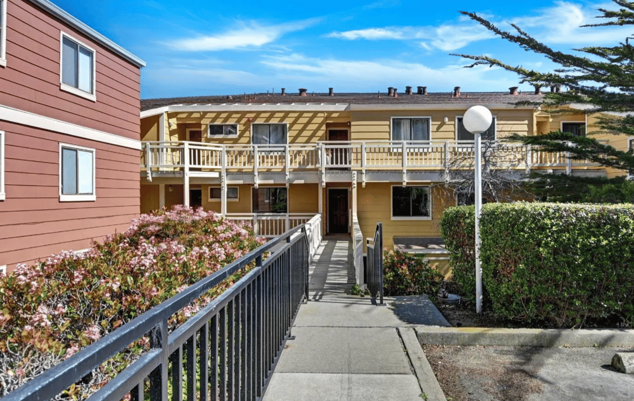808 Red Leaf Court