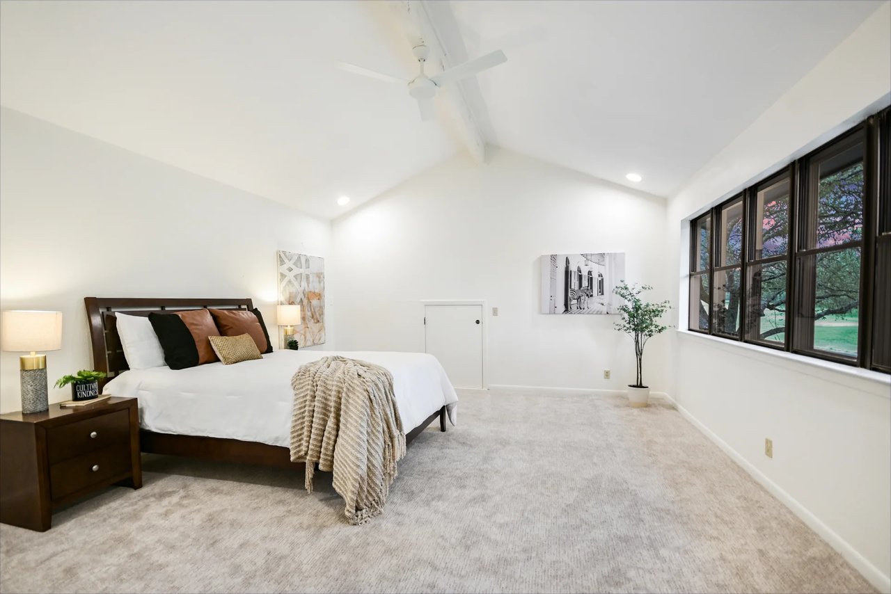 Golf Course Grandeur - 9112 Balcones Club Drive