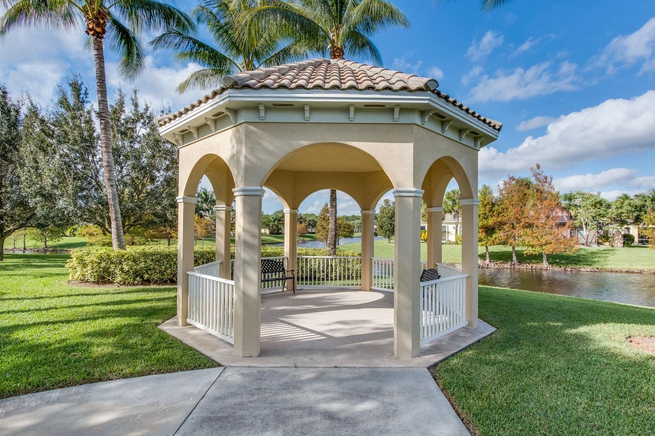 Magnolia Bay