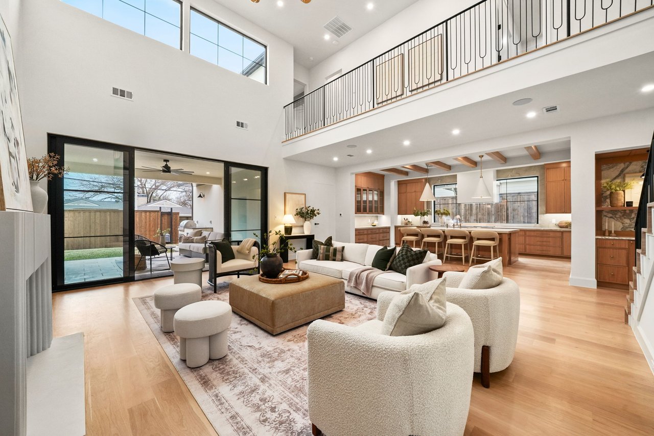 6814 Dalhart