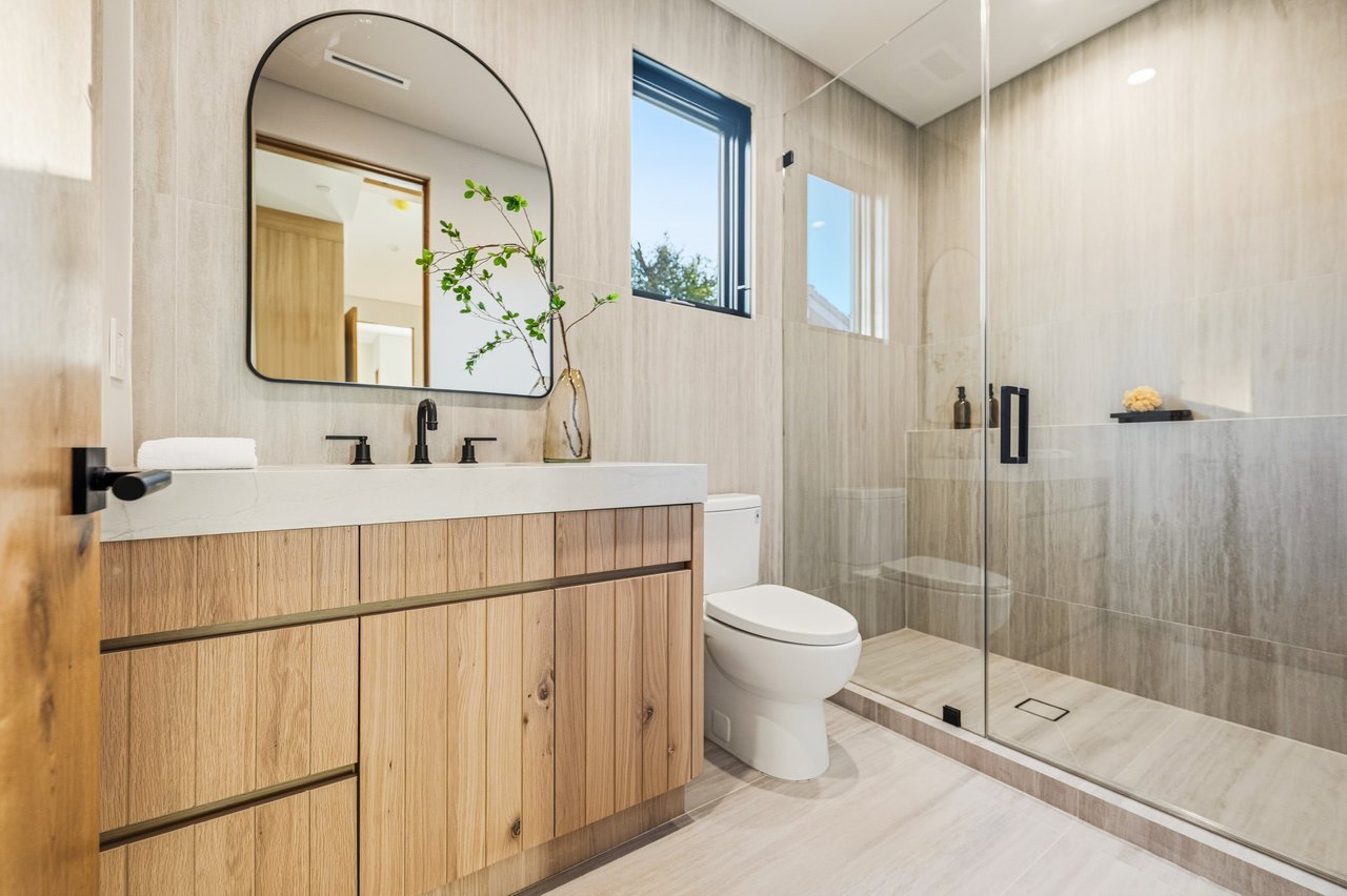 4816 Oak Park Avenue