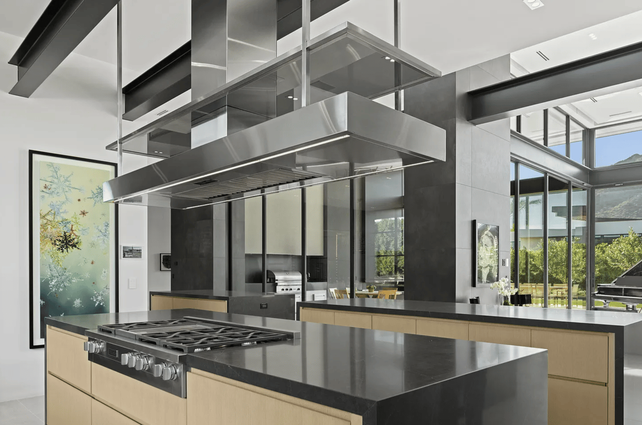 Luxury modern estate with resort like backyard in Paradise Valley Arizona