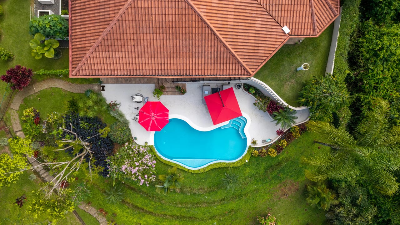 CASA ORQUIDEA – LUXURY HOME WITH OCEAN VIEWS IN GATED COMMUNITY