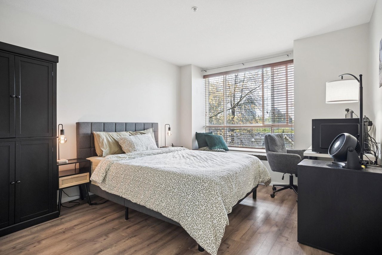 304-6833 Village Green Unit: 304