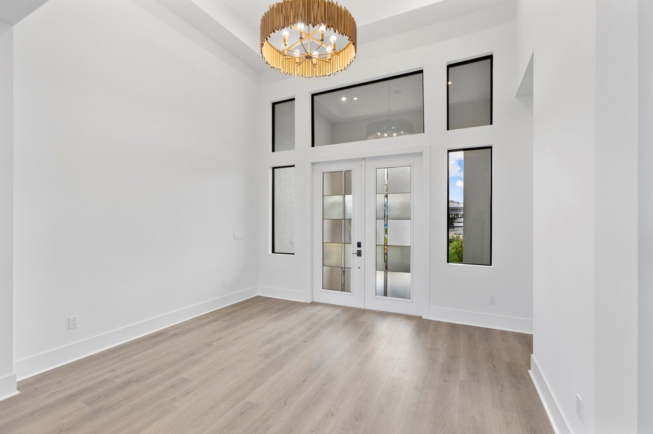 9187 SW Shinnecock Dr