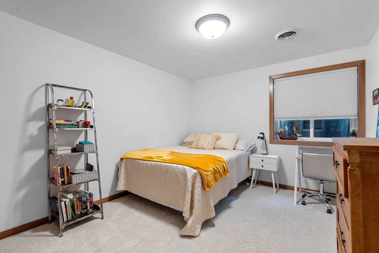 Ellis Hills - Howard Condo