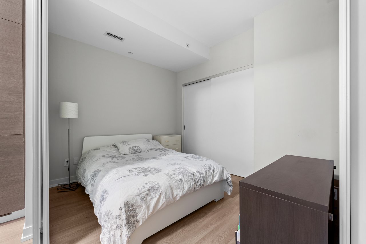 210 Simcoe Street Suite 607