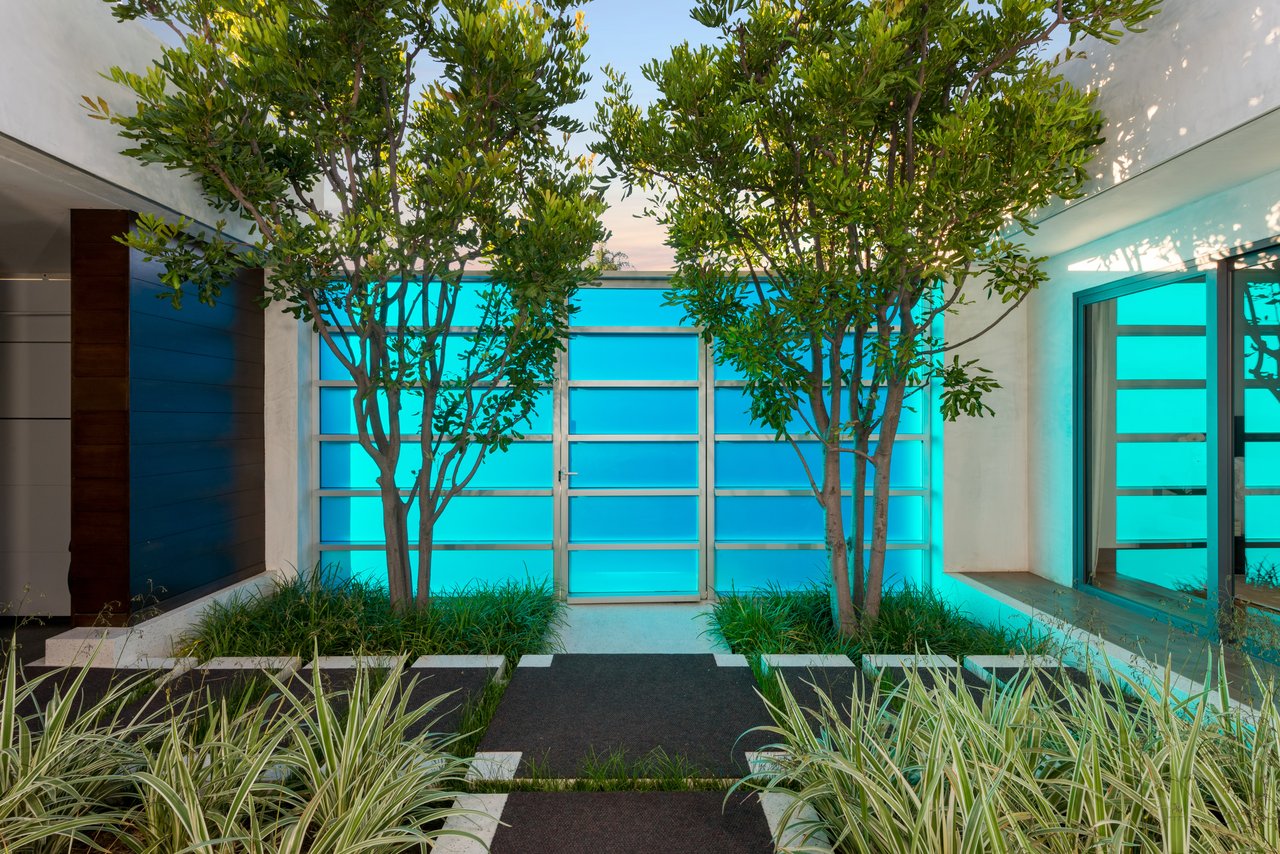 9010 Hopen Place, Sunset Strip