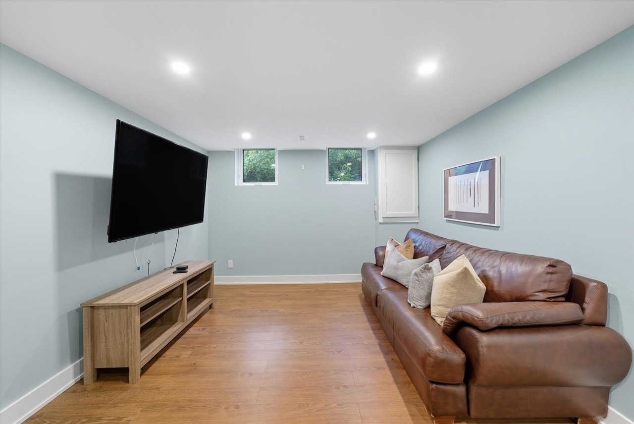 11 Avondale Cres 