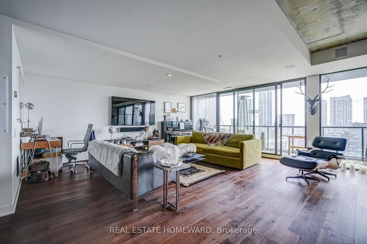 KING WEST LUXURY 