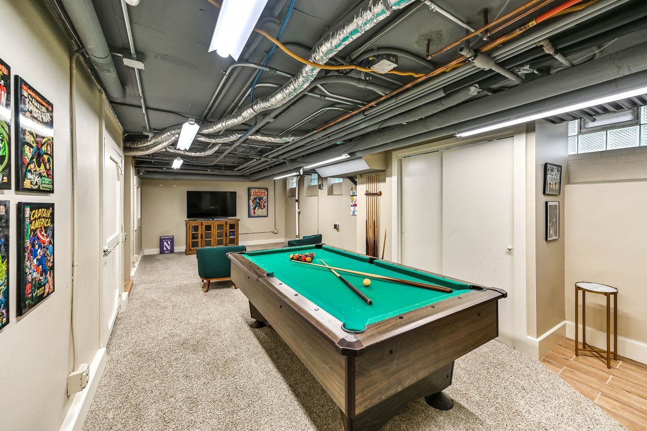 Stunning 6 Bedroom Home with Indoor Pool