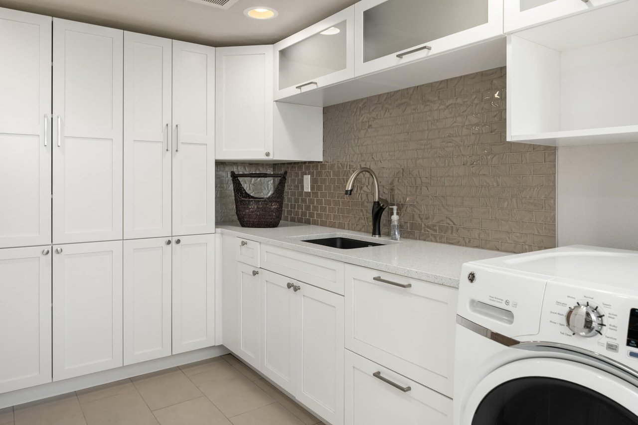 4105 SW Holly Street