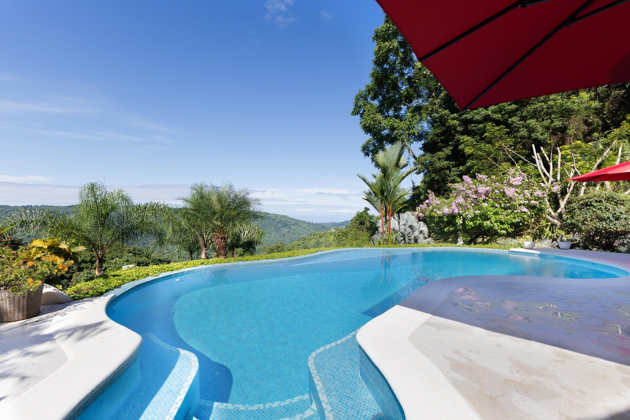 CASA ORQUIDEA – LUXURY HOME WITH OCEAN VIEWS IN GATED COMMUNITY