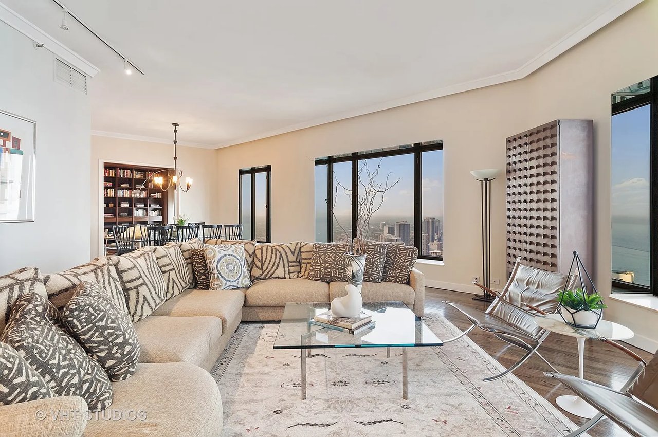 950 N Michigan Ave Unit 4403