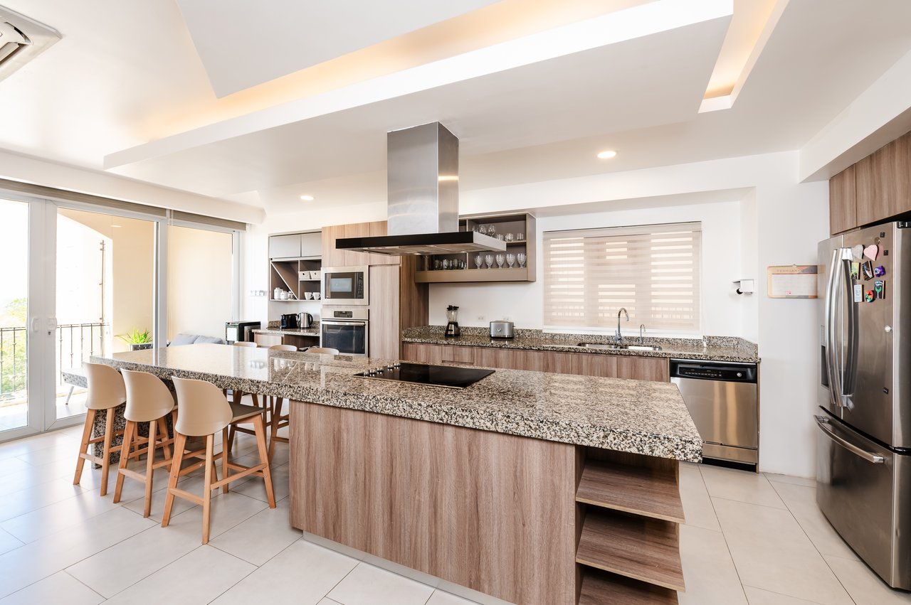 Penthouse 32 | Luxury Ocean-View Condo at Peninsula Langosta