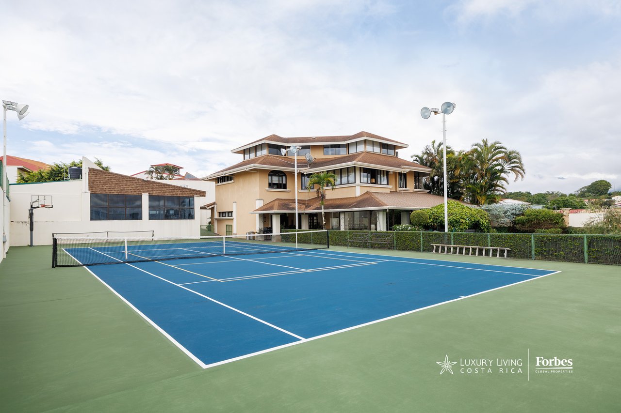21560 - Casa Grand Court | Residence with Tennis Court in Moravia