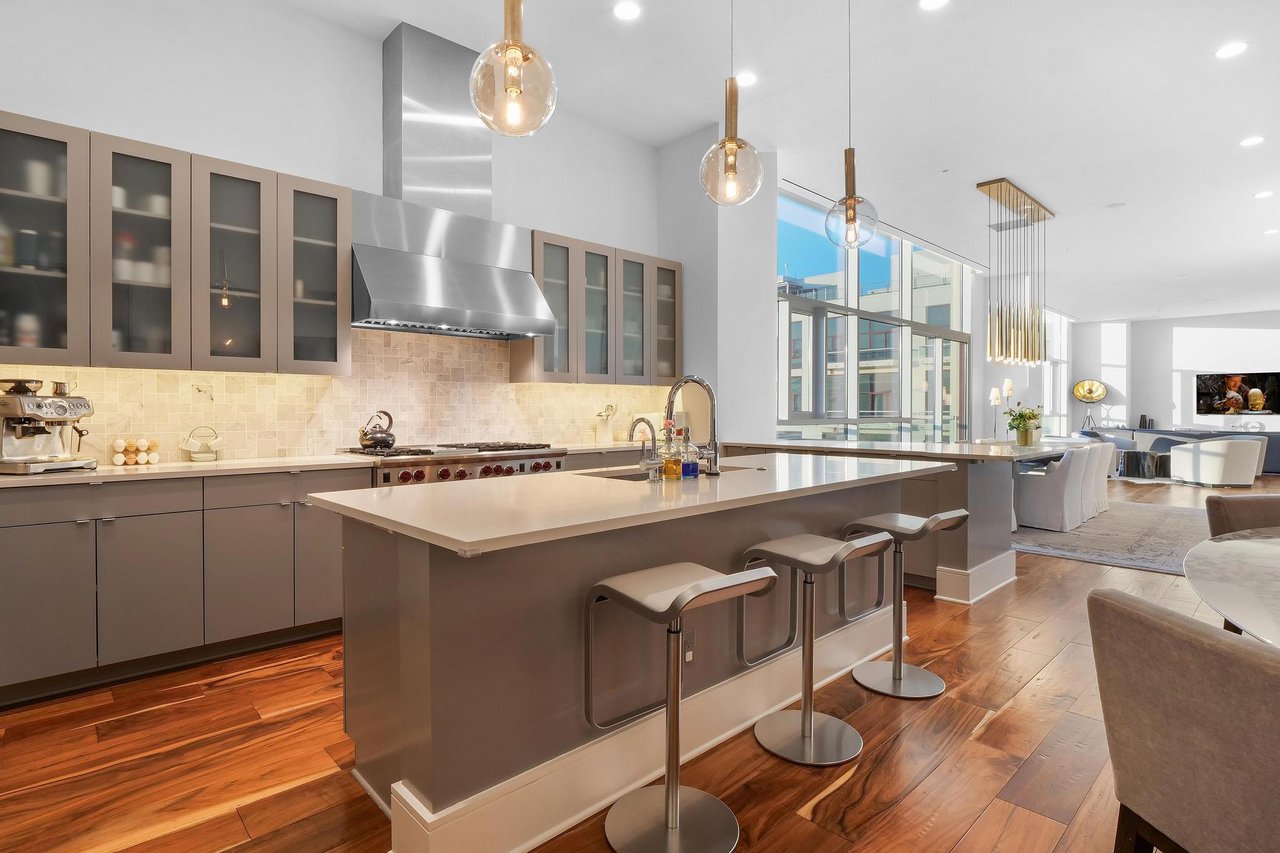 555 E 5th St, Unit 3022